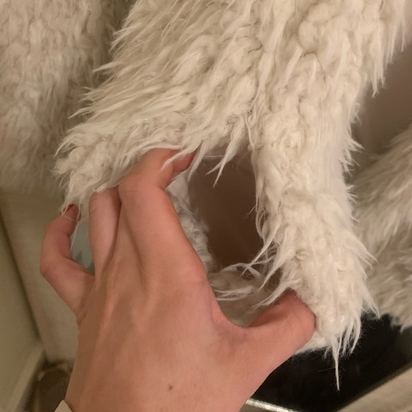 Fuzzy jacket - Picture 3 of 4